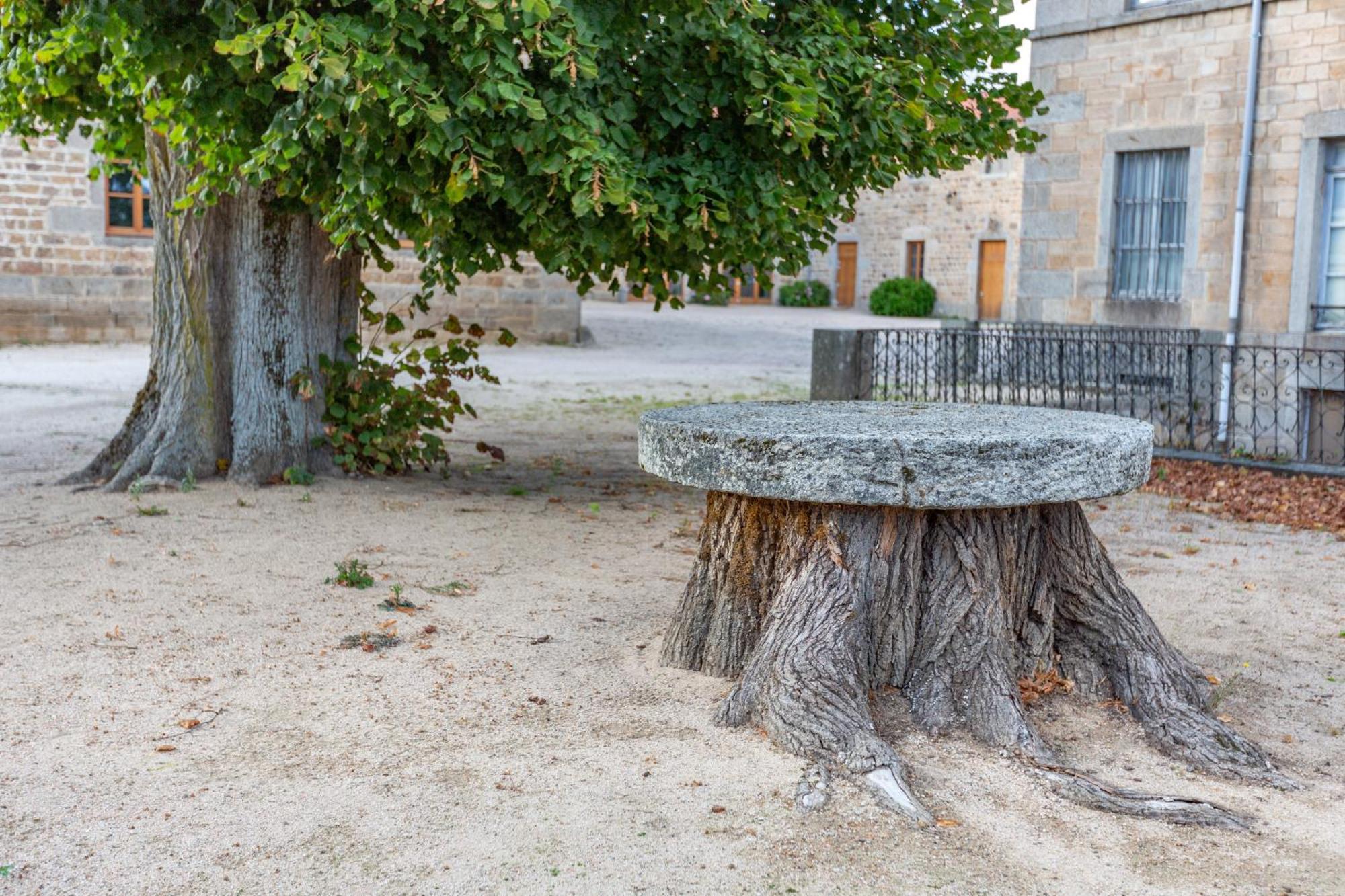 Domaine Et Chateau De Valinches Marols Exterior photo