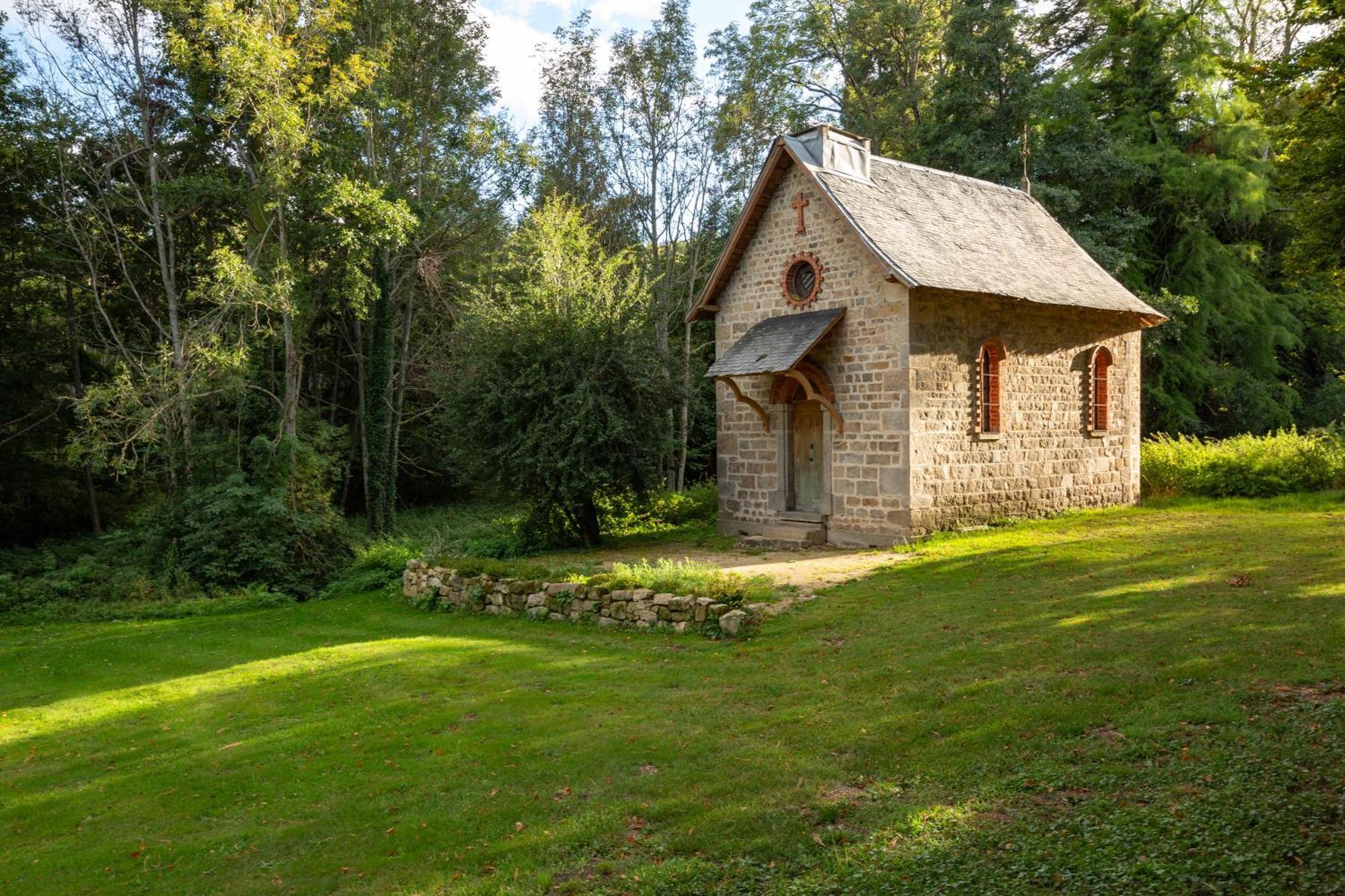 Domaine Et Chateau De Valinches Marols Exterior photo