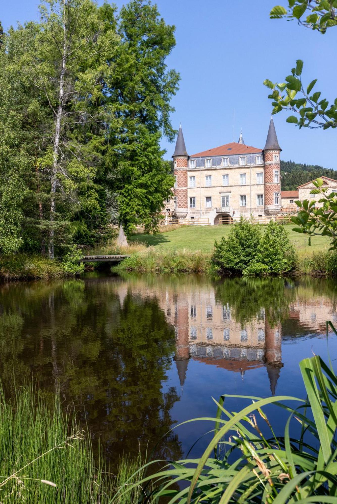 Domaine Et Chateau De Valinches Marols Exterior photo